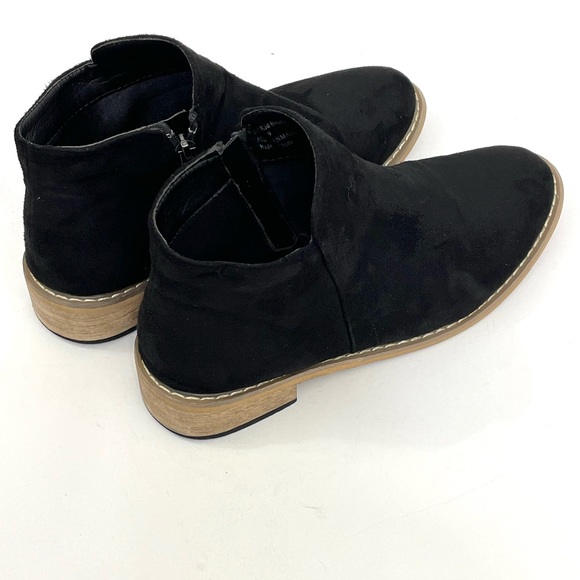SEVEN 7 ~Womens Black Vegan Suede Booti Ankle Boots Side Zip Size 9 - Picture 7 of 14